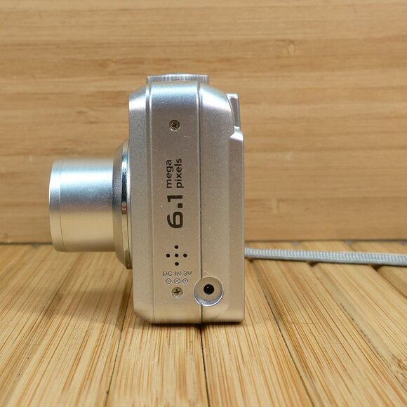 Kodak EasyShare C643 6.1MP 3X Optical Zoom Digital Camera (silver) - Picture 4 of 8